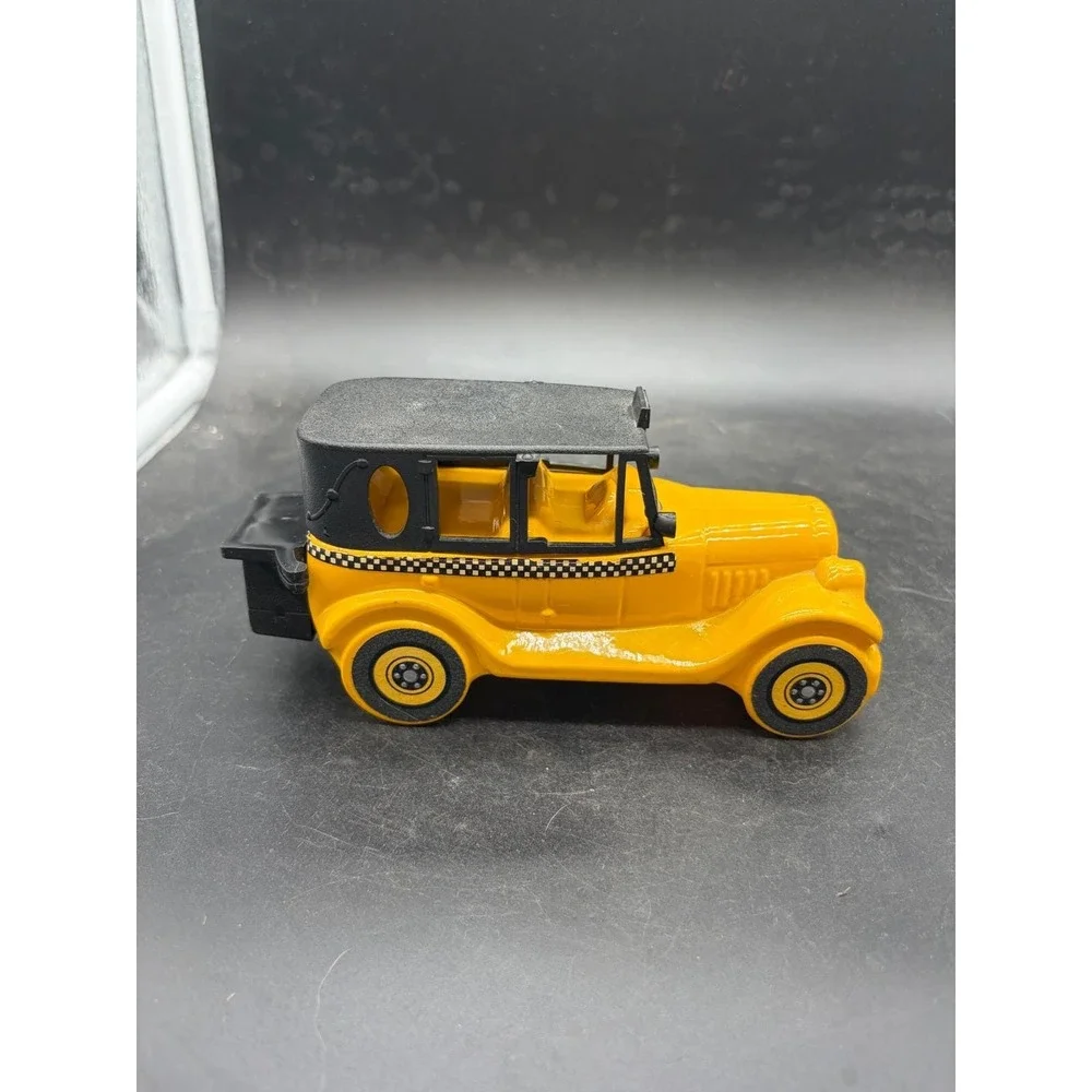 Vntg Avon 1926 Checker Cab Wild Country After Shave Decanter Yellow Taxi Bottle